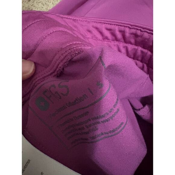 FIGS scrub set XS Top S Bottom - Picture 5 of 7